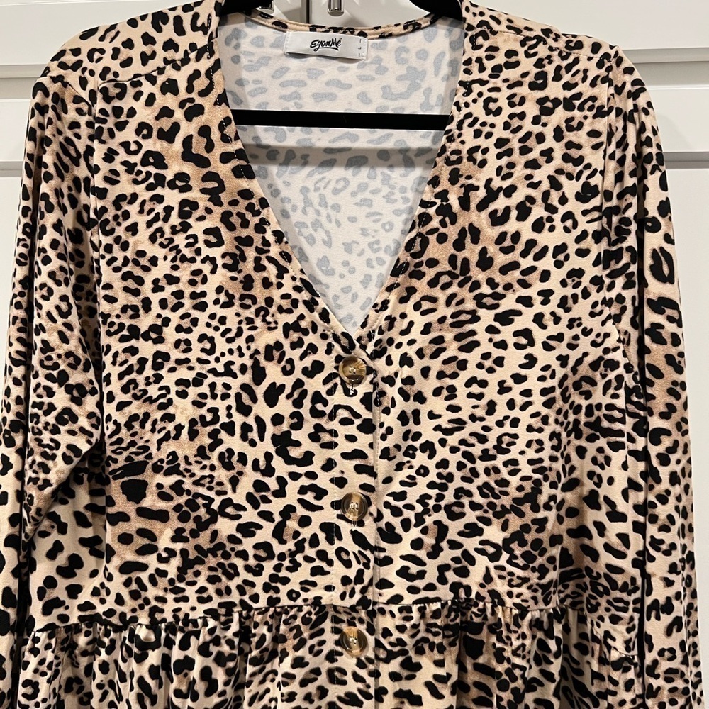 Women’s Leopard Stretchy Knit Dress. Long sleeve. Size Large. - Picture 3 of 11